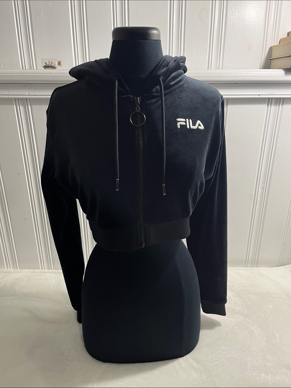 FILA Cropped Zip-Up Hoodie